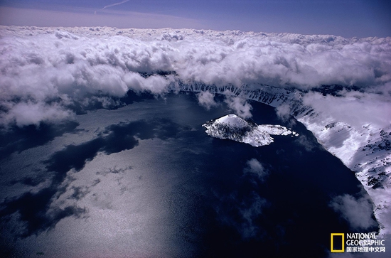 火山口湖國家公園，俄勒岡州攝影：Sam Abell，國家地理創(chuàng)意版