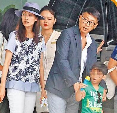 闊太李嘉欣無懼拜金罵名 闊太李嘉欣無懼拜金罵名