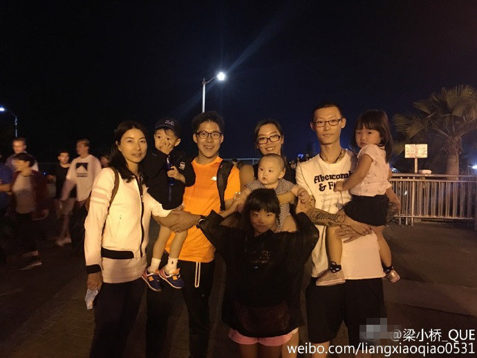 郭晶晶霍啟剛攜子會(huì)友 郭晶晶霍啟剛攜子會(huì)友