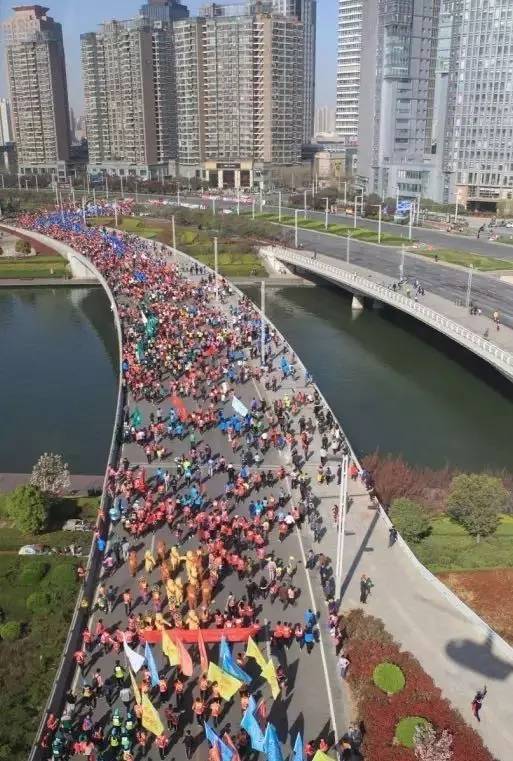 鳴槍開炮，奔跑吧，寶貝！