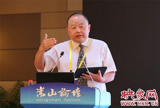 清華大學(xué)國學(xué)院副院長劉東演講。