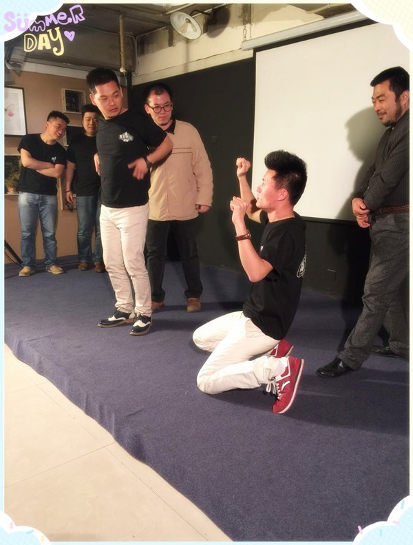 難度增加，連動(dòng)作都由觀眾設(shè)定~行軍打仗中，路飛是有多怕死？
