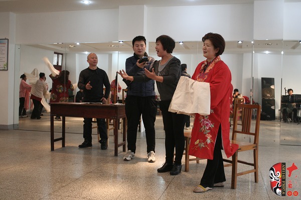 著名戲曲節(jié)目主持人、河南電臺(tái)戲曲廣播當(dāng)家小生月陽(yáng)錄制現(xiàn)場(chǎng)花絮