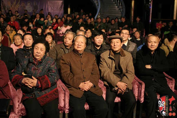 著名豫劇表演藝術(shù)家、小生之帝王素君  著名豫劇表演藝術(shù)家、唐派傳人賈廷聚、楊志禮