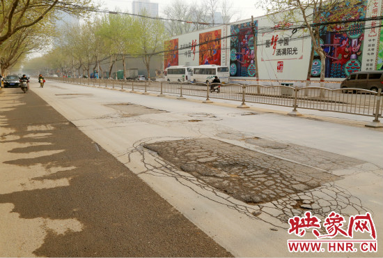 南陽路因?yàn)榈罔F將要施工而暫緩大修。