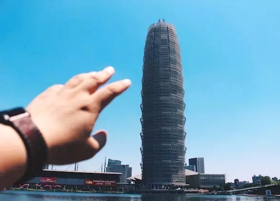 鄭州的新高度，鄭州會(huì)展賓館，高280米。