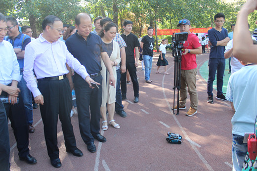 欣賞遙控機器人 欣賞遙控機器人
