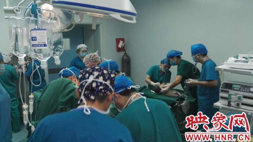 產婦突然羊水栓塞 汝州市人民醫(yī)院搶救
