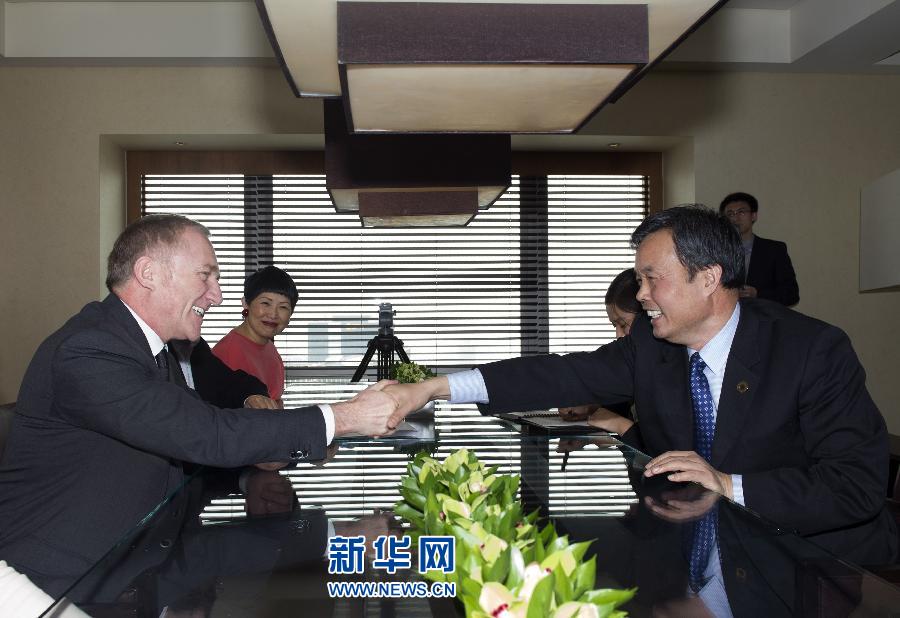 4月26日，國(guó)家文物局副局長(zhǎng)宋新潮代表中方向法國(guó)有關(guān)方面負(fù)責(zé)人表示感謝。當(dāng)日，法國(guó)皮諾家族在北京宣布