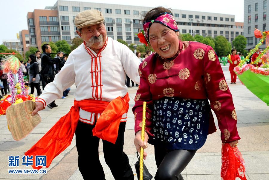 各地迎進(jìn)“五一”小長假 各地迎進(jìn)“五一”小長假