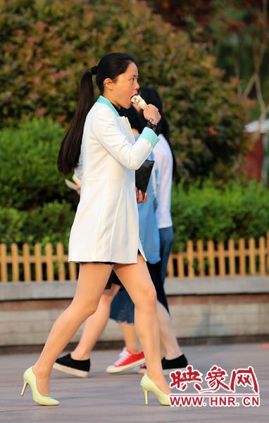 天太熱，還是吃冷飲涼快