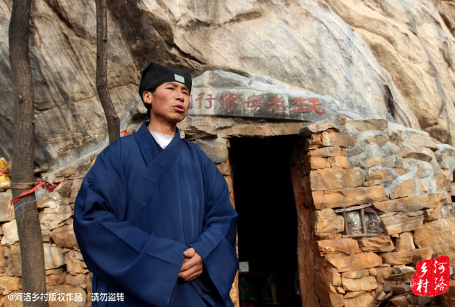 在這個山洞住多久，他沒有時間表，他說要看自己的內(nèi)心，修行夠了就離開，如果需要繼續(xù)修行，就從這里“安老病死