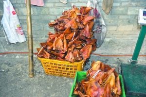 警方現(xiàn)場(chǎng)查獲的Y臘肉。
