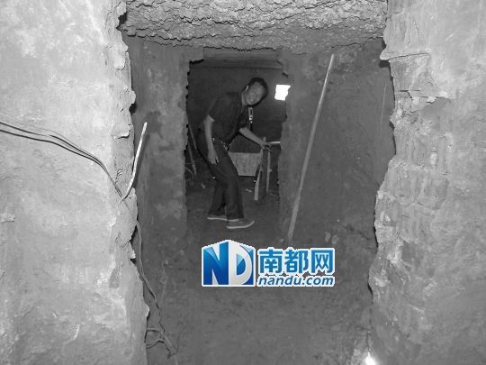 昨日，工人在地宮內(nèi)。CFP圖片