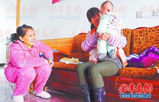 一位嫁給村民的外籍女孩認(rèn)為她們的主要作用其實(shí)是生孩子。