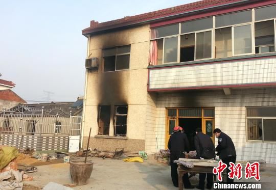 揚州儀征發(fā)生刑事案件5人死亡 現(xiàn)場留有血跡(圖) 揚州儀征發(fā)生刑事案件5人死亡 現(xiàn)場留有血跡(圖)