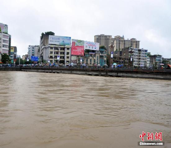 7月15日，貴州湄潭縣普降大到暴雨，遭受二十年一遇的洪澇災害。