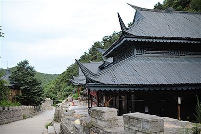　7月9日，密云水庫(kù)附近隸屬于某單位的栗林度假山莊，建筑風(fēng)格古色古香