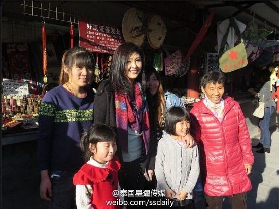 泰國前總理他信和英拉游長城 泰國前總理他信和英拉游長城