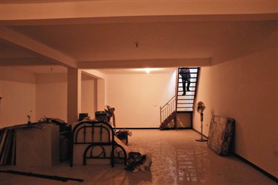 西城區(qū)大石虎胡同一處四合院內，挖出的地下室已經成型。