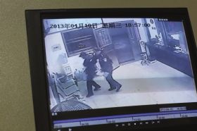 長沙市救助站提供的監(jiān)控視頻。組圖/記者華劍