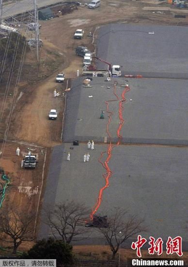 東京電力公司福島第一核電站一儲(chǔ)水池4月5日發(fā)生污水泄漏事故，維修人員自4月6日起，開始使用5臺(tái)水泵進(jìn)行污水轉(zhuǎn)移作業(yè)，目前已成功轉(zhuǎn)移13000噸污水，但是仍有47噸發(fā)生了泄露。事故發(fā)生3天以來(lái)，泄漏污水總量約167噸。