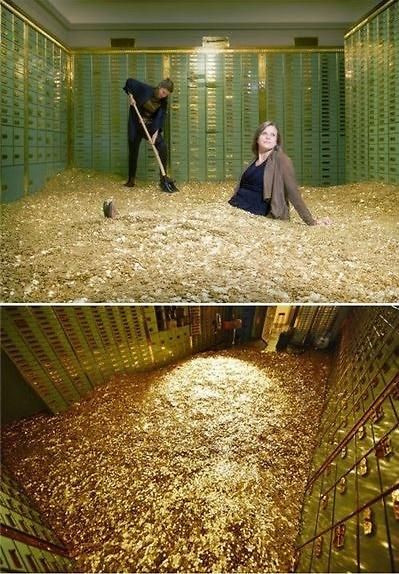 瑞典網(wǎng)店推出“金錢浴”，800萬枚硬幣堆成金“浴池”。