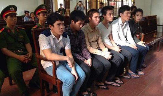 　12月3日，越南邊和市人民法院判處參與反華騷亂的6名罪犯1年至2年6個(gè)月不等的有期徒刑。