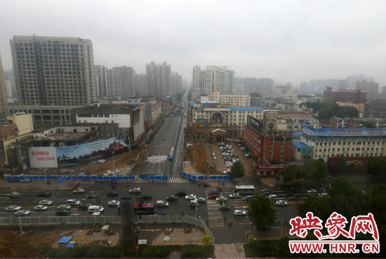 經(jīng)三路下穿金水路隧道工程已經(jīng)開始封閉施工。