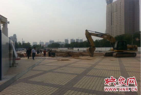 隴海路朝鳳路等三個(gè)站點(diǎn)已經(jīng)實(shí)施圍擋。