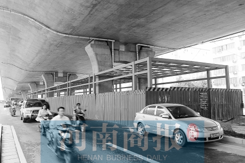 建設(shè)中的隴海路快速公交站臺(tái)，這條線(xiàn)路或取名B5