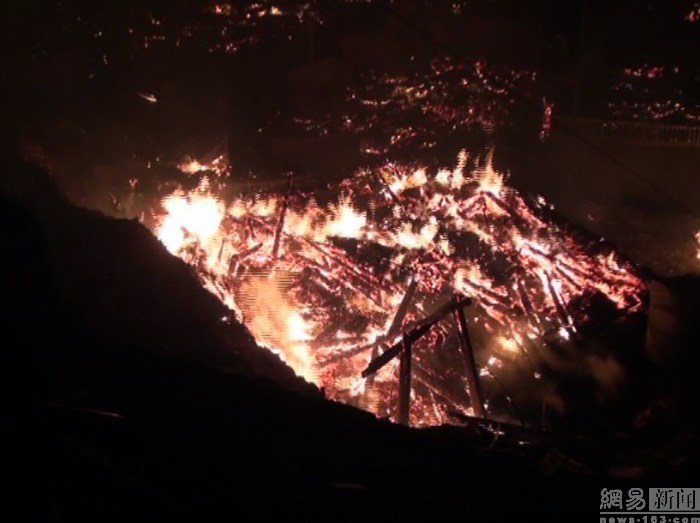 貴州300年歷史古寨遭大火 貴州300年歷史古寨遭大火