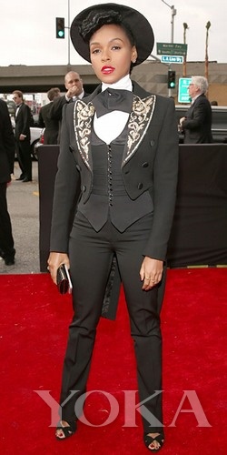  Janelle Monae這身跟去年的打扮差不多，爵士名伶的標配嗎