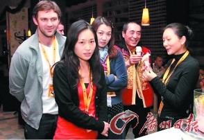 曝張藝謀第8子“復(fù)仇” 曝張藝謀第8子“復(fù)仇”