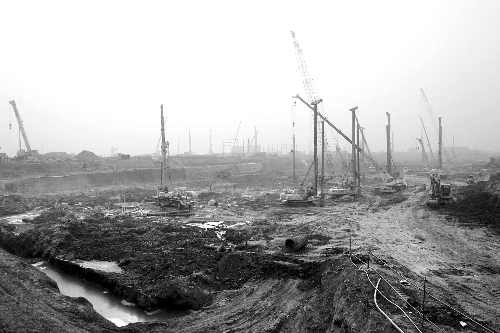 鄭州機(jī)場(chǎng)二期工程已開工建設(shè)。