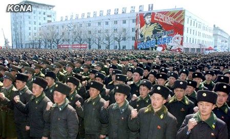 朝鮮黃海北道、咸鏡南道和南浦市11日舉行軍民大會，支持朝鮮人民軍最高司令部發(fā)言人聲明。