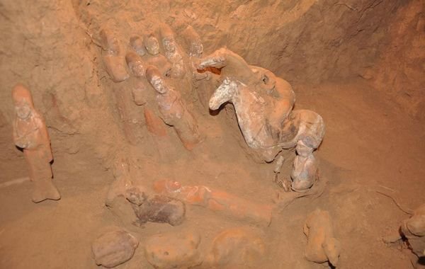 陜西省文物局對外公布了日前發(fā)掘的唐代女官上官婉兒墓葬的照片。