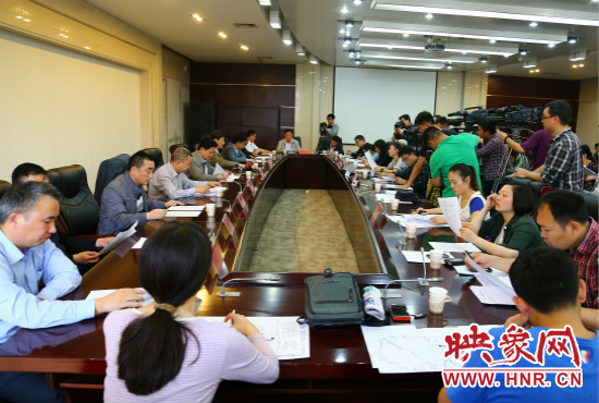 鄭州三環(huán)快速化工程通車新聞發(fā)布會(huì)現(xiàn)場(chǎng)。