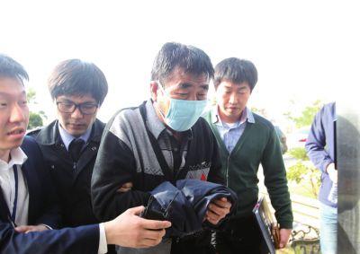 　4月19日，“歲月”號船長李俊錫被正式逮捕資料圖片。