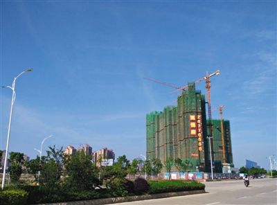 泉州東海片區(qū)海悅府地產(chǎn)項(xiàng)目。該項(xiàng)目開發(fā)公司董事蔡俊偉于春節(jié)前被帶走調(diào)查。