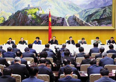 5月12日，國務(wù)院召開推進(jìn)簡政放權(quán)放管結(jié)合職能轉(zhuǎn)變工作電視電話會議，李克強(qiáng)總理發(fā)表講話。新華社記者