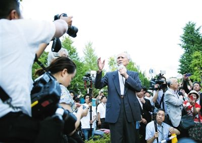 23日，91歲的日本前首相村山富市在東京街頭演講，反對(duì)日本政府強(qiáng)行推進(jìn)安保法案。