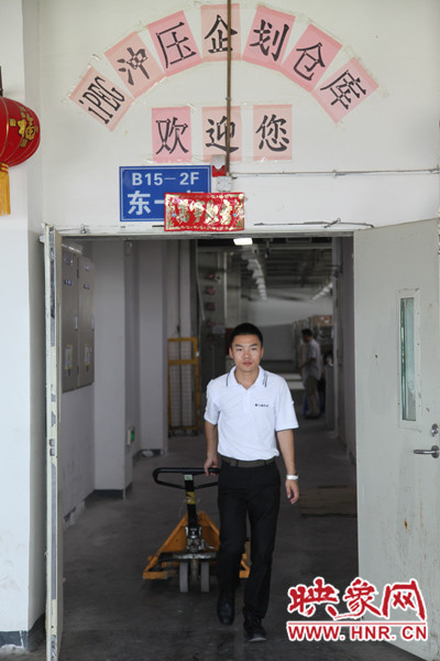 深入生產一線，真實體驗工友的生產環(huán)境