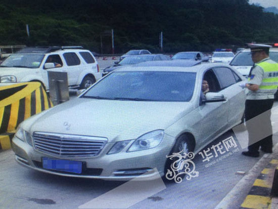 超速駕駛員被攔下。市交通執(zhí)法高速一支隊六大隊供圖