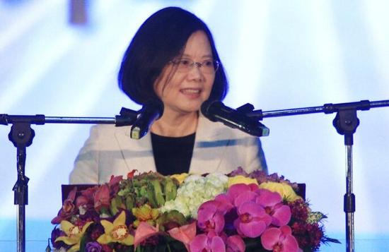 蔡英文向教師溫情喊話教師嗆：太晚了?。▓D片來源：臺灣《聯(lián)合報》）