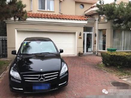 該外籍男子的車輛。（網(wǎng)友供圖）