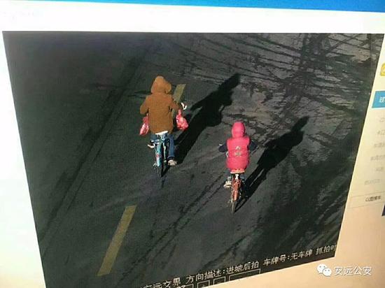 民警在監(jiān)控中發(fā)現兄弟倆的身影