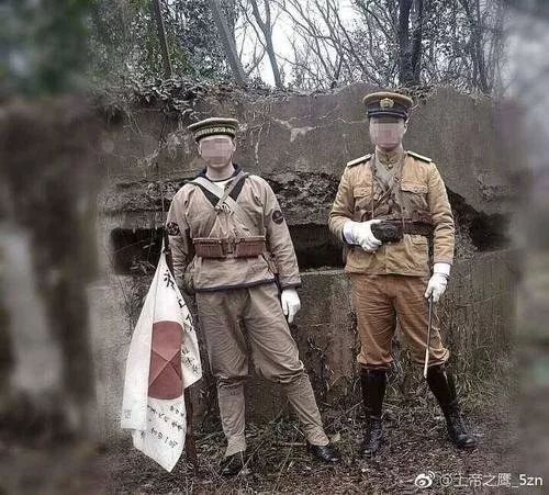 犯眾怒！兩男子抗日碉堡前扮日本兵拍照 警方介入