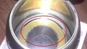 太惡心！女游客竟用酒店燒水壺煮自己的臟內(nèi)褲