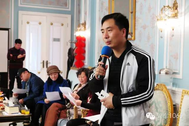 星星裝飾公司董事長、詩人 孔令偉